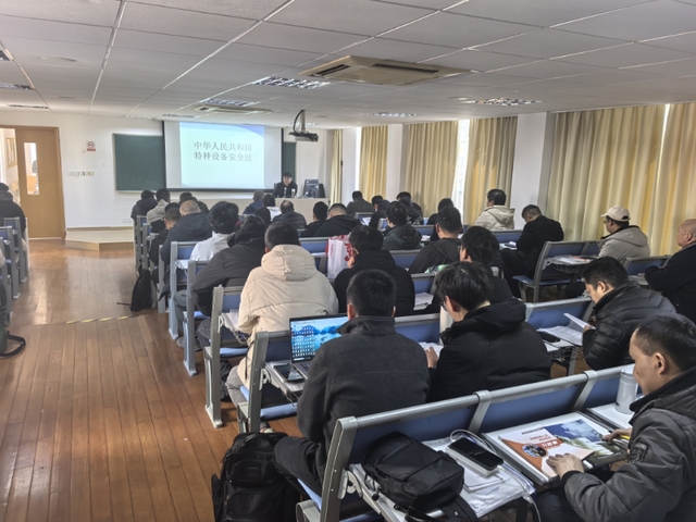2025年特種設(shè)備作業(yè)上崗電梯維修T證培訓(xùn)班順利啟動，安全培訓(xùn)提上日程